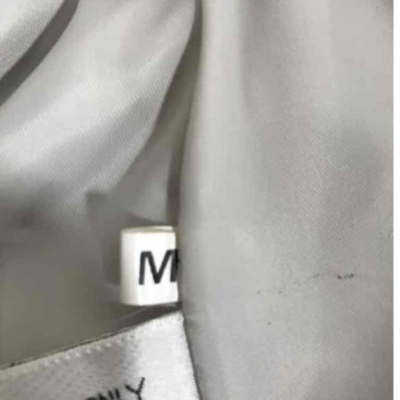 Saga Fox Real Fur Greige w/ White trim Size Medium. - Picture 5 of 9